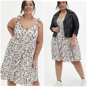 Torrid white floral colorful print flowy summer dress with pockets size 2X